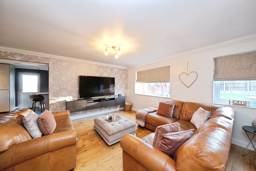 Additional image 10 of 5 bed detached house for saleLawn Close, Heanor DE75