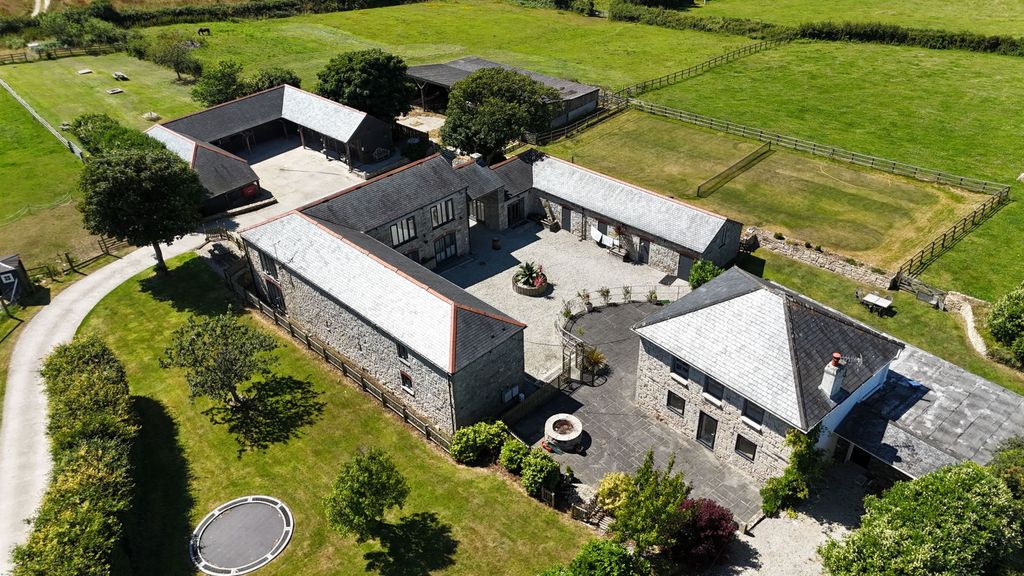 Property photo 2 of 21