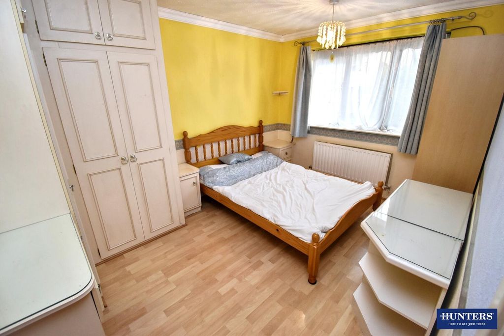 Property photo 1 of 9 Bedroom