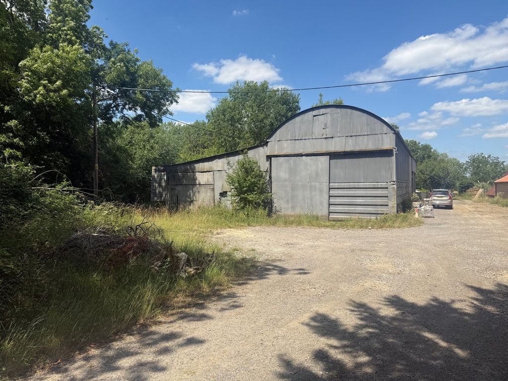 Property photo 1 of 5