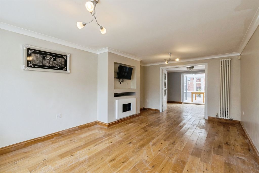 Property photo 2 of 22