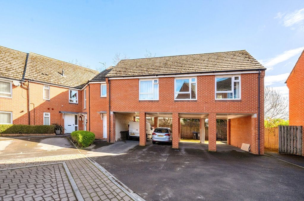 Property photo 1 of 12 1-69c4B56c52903-1...