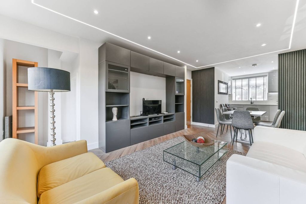 Property photo 1 of 23