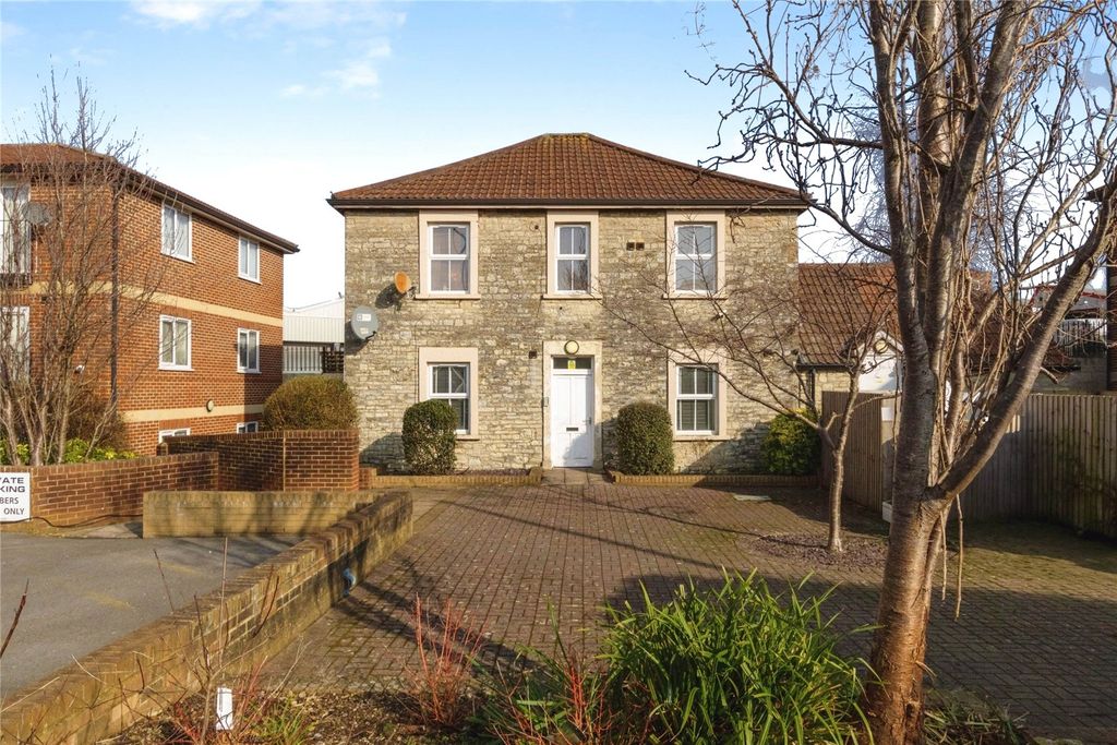 Property photo 3 of 11 Picture No. 14