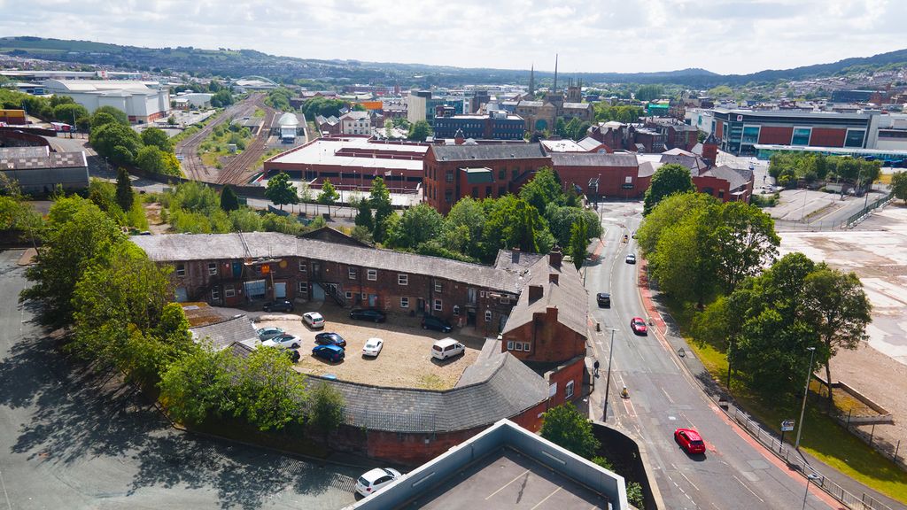 Property photo 2 of 12