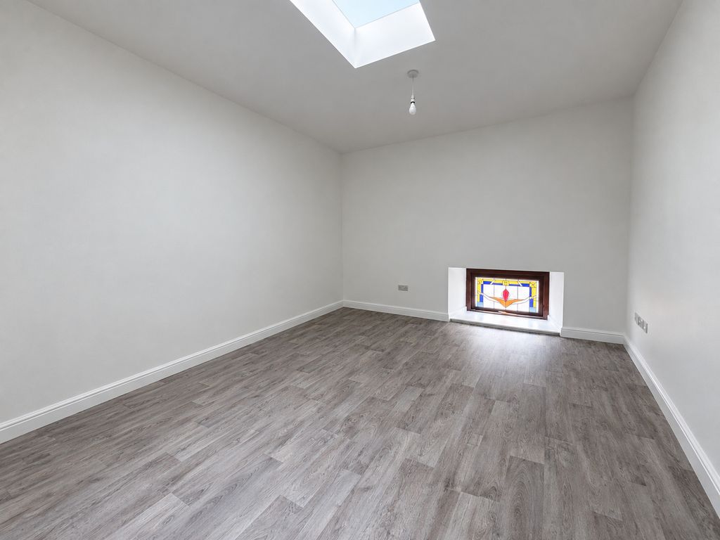 Property photo 3 of 3