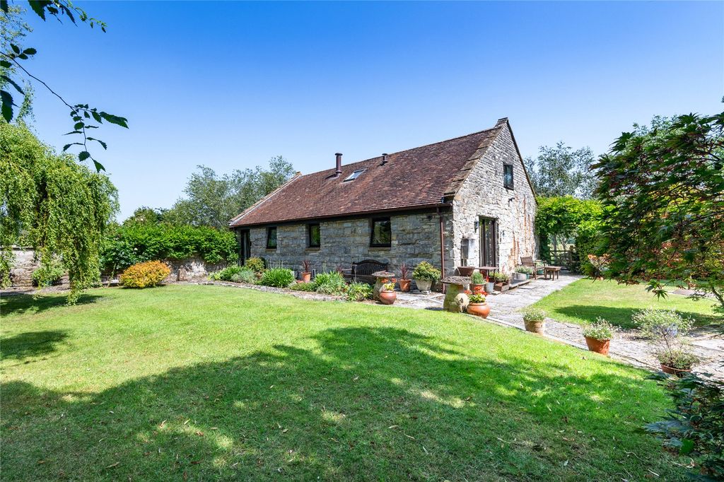 Property photo 1 of 36 Picture No. 01