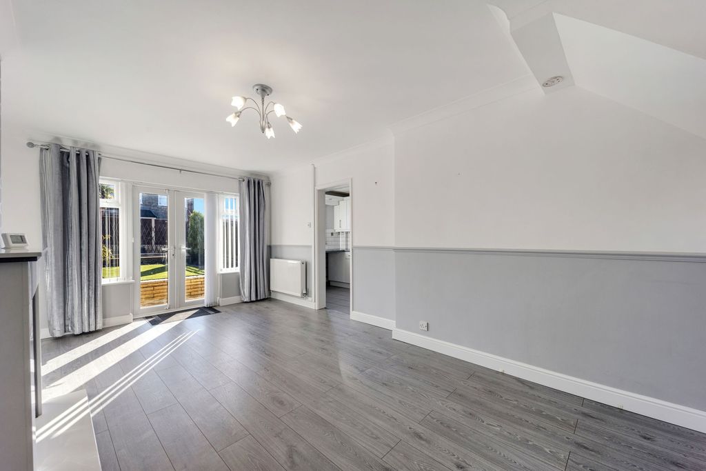 Property photo 3 of 22