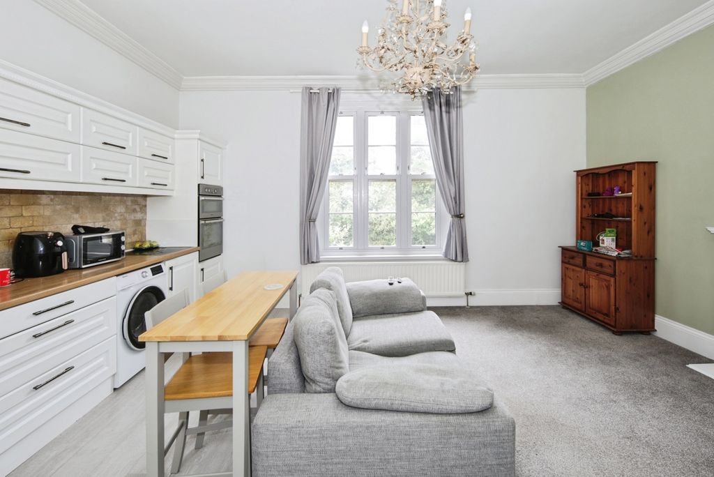 Property photo 3 of 16 Pbox-Img.Jpg