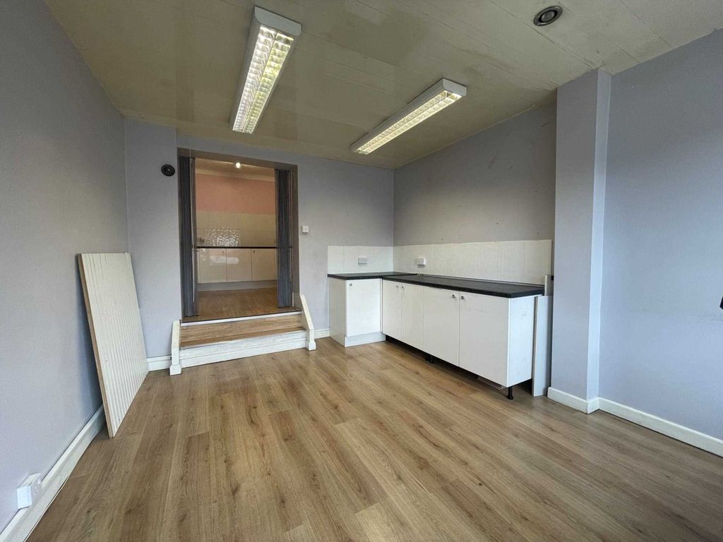 Property photo 3 of 4