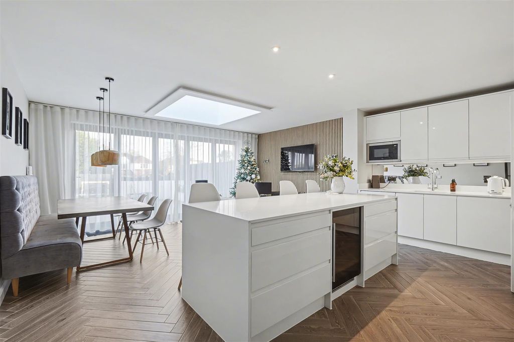 Property photo 1 of 33 Dsc03443.Jpeg