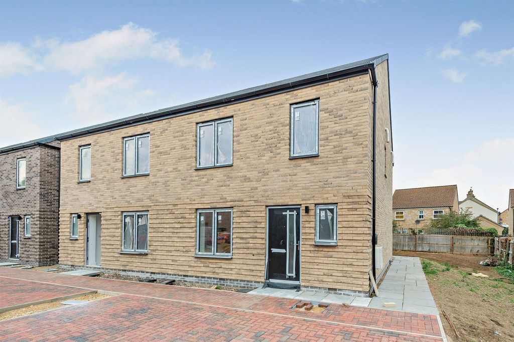 Property photo 1 of 21