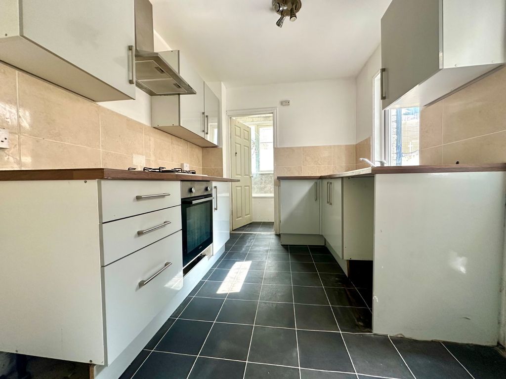 Property photo 3 of 8 Picture 3