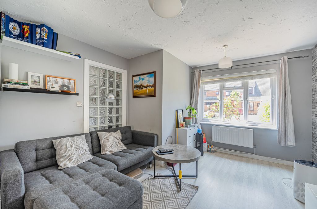 Property photo 2 of 18 1290360-2-684c8A1...