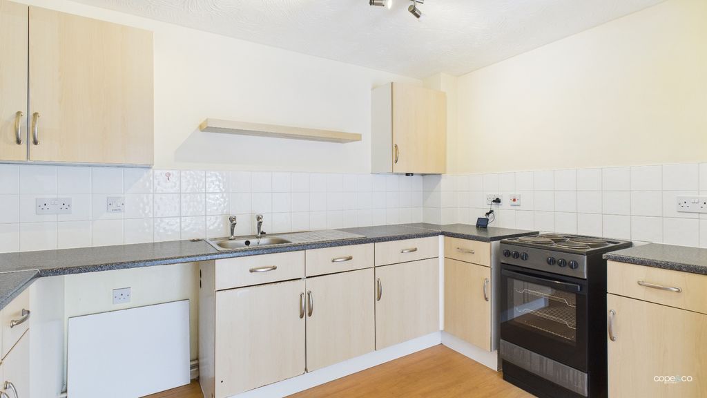 Property photo 3 of 7 5044098