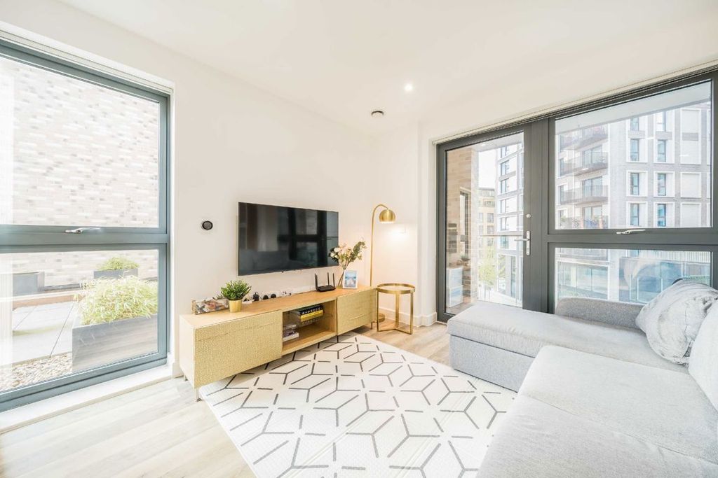 Property photo 2 of 7