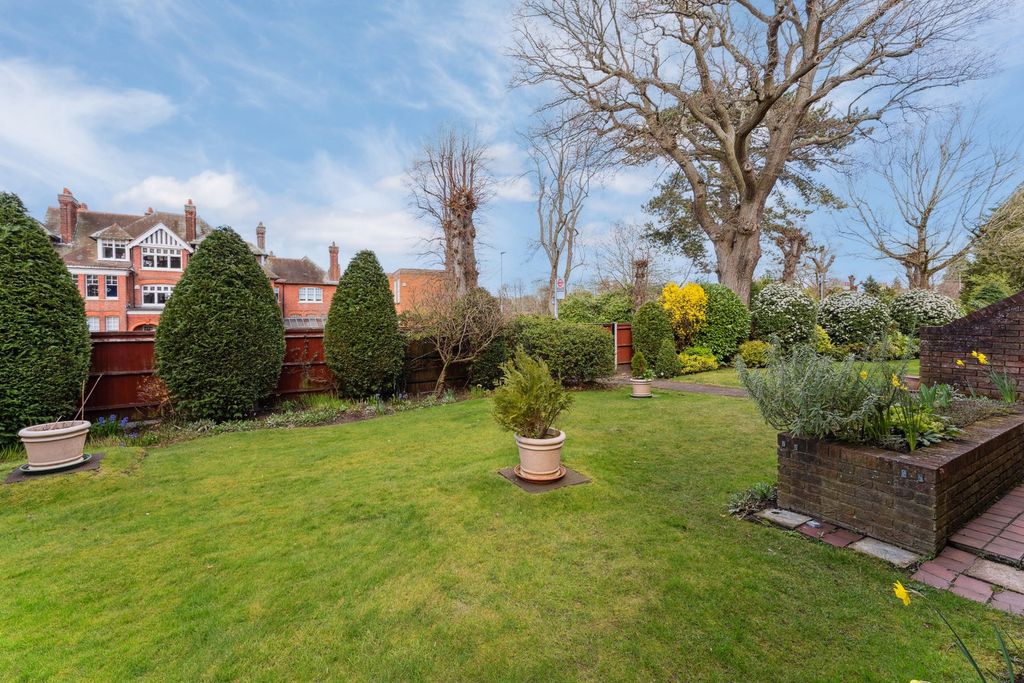 Property photo 2 of 12
