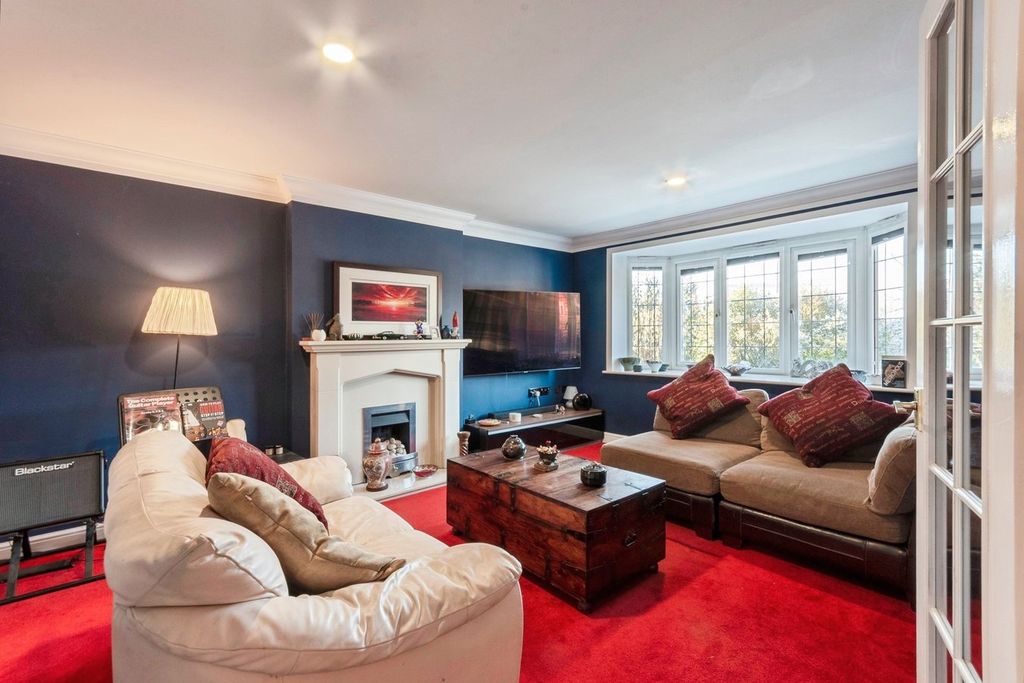 Property photo 2 of 20