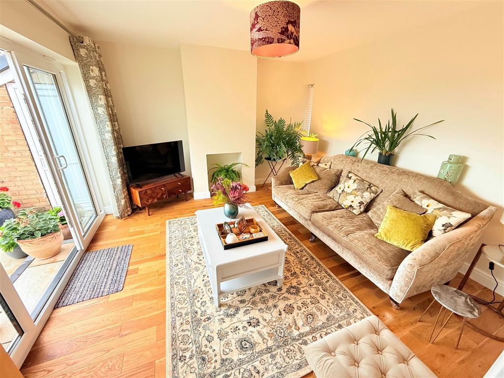 Property photo 3 of 13 Sitting Room