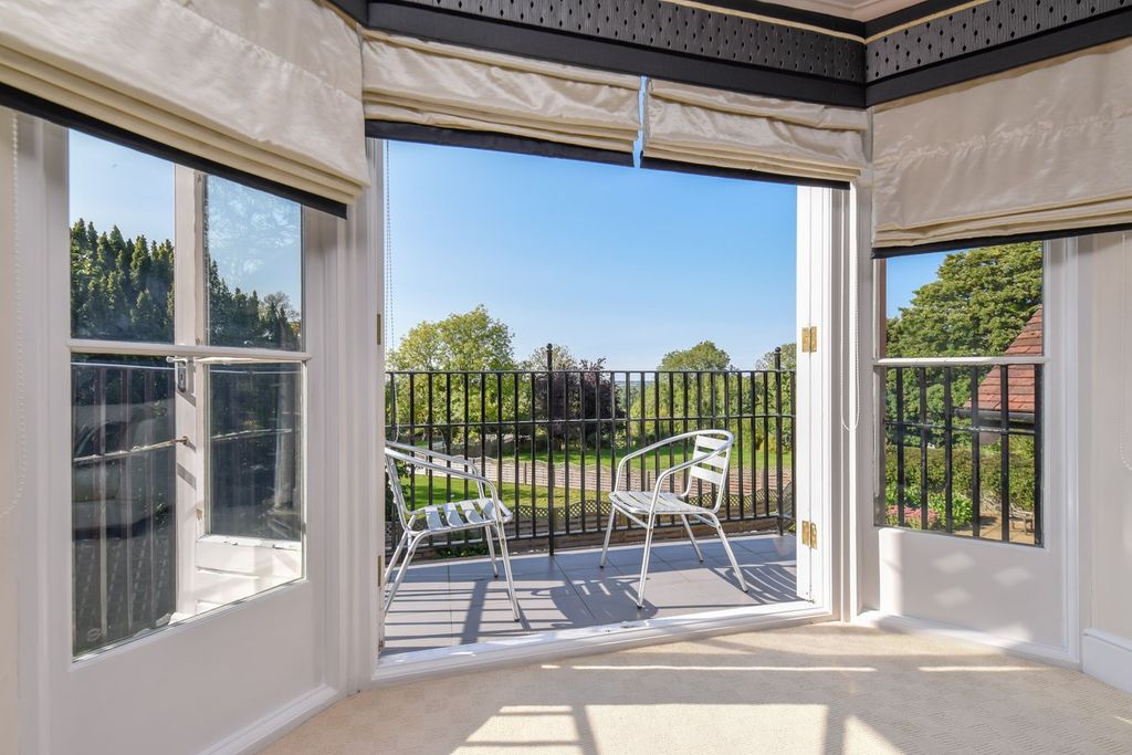 Property photo 3 of 23