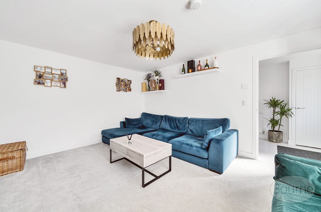 Property photo 2 of 21 A37d52Af-9Aaa-408...