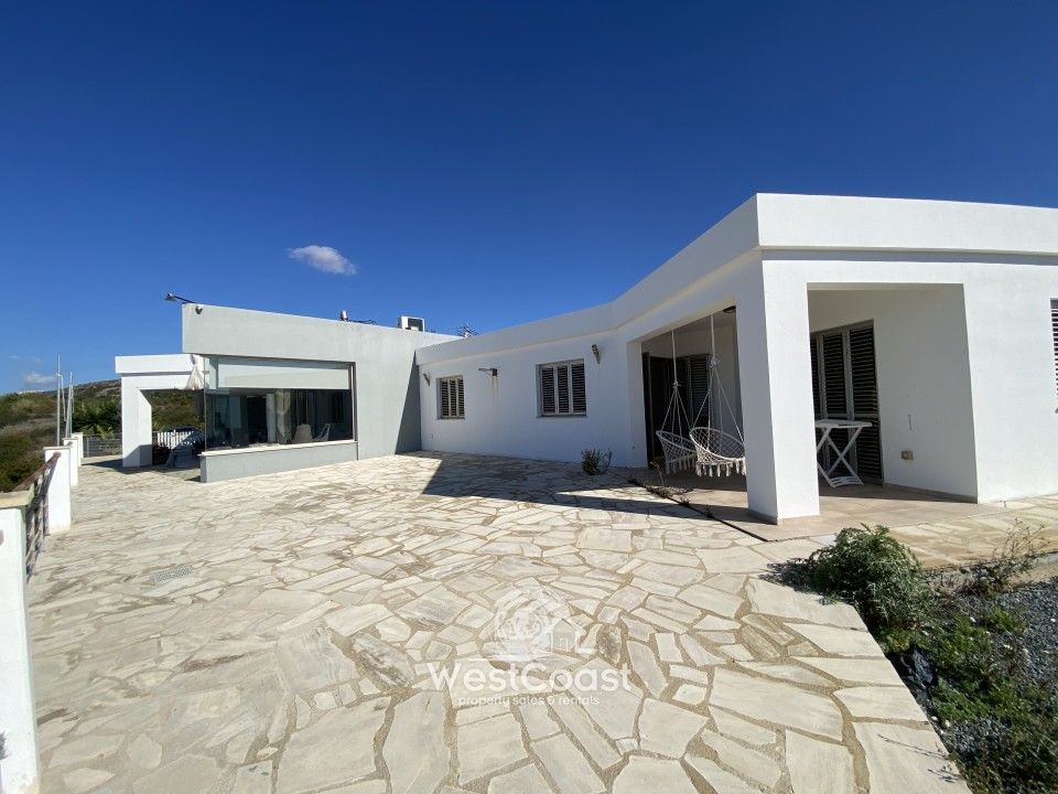 Property photo 1 of 42