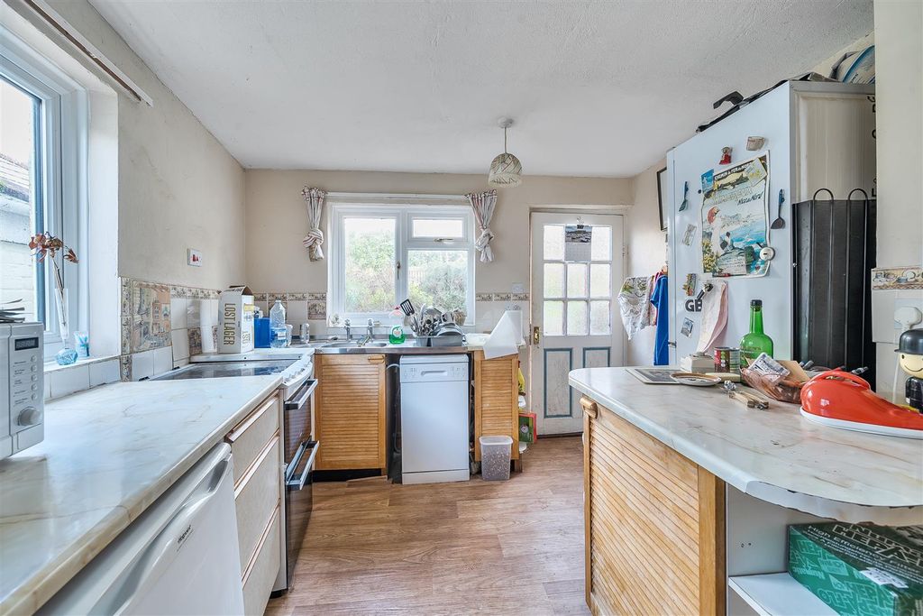 Property photo 3 of 17 Rose Cottage Kitchen.Jpg