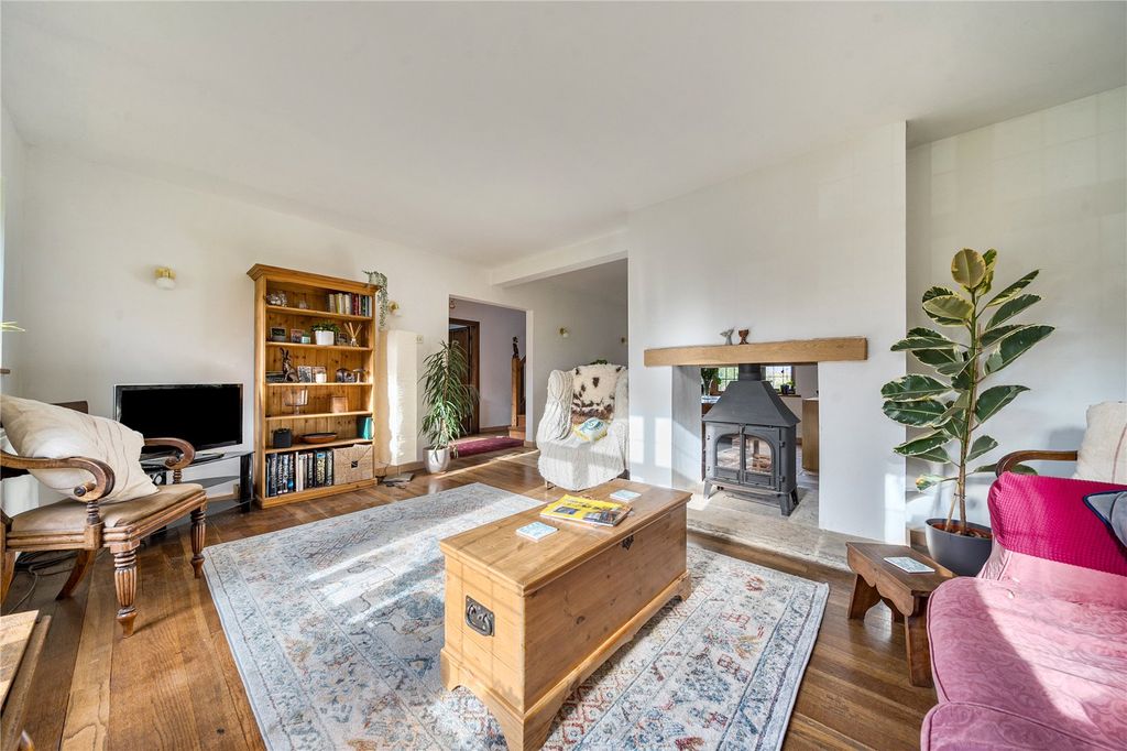 Property photo 2 of 17 Picture No. 11