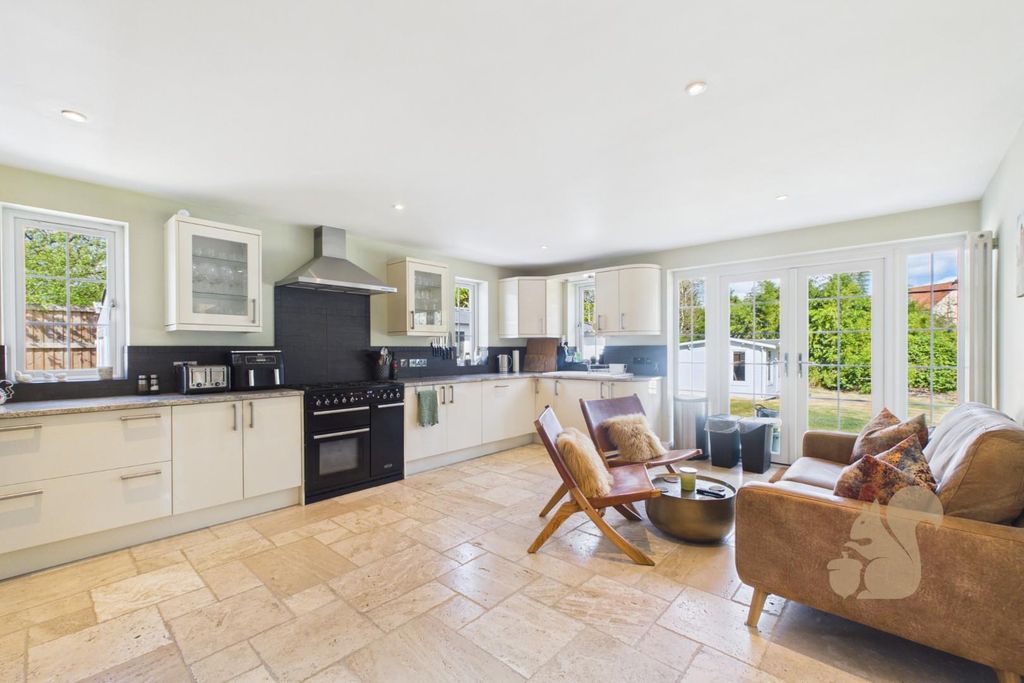 Property photo 2 of 40 Cam01659G0-Pr0795-Still025.Jpg