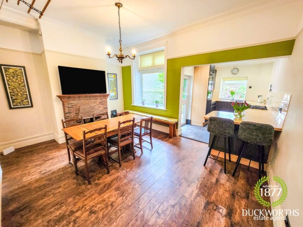Property photo 3 of 26 Tlc_4E6A4Ac2-cc39-4E37-Bea8-c6Ebaa3092A9_2Ff54c1