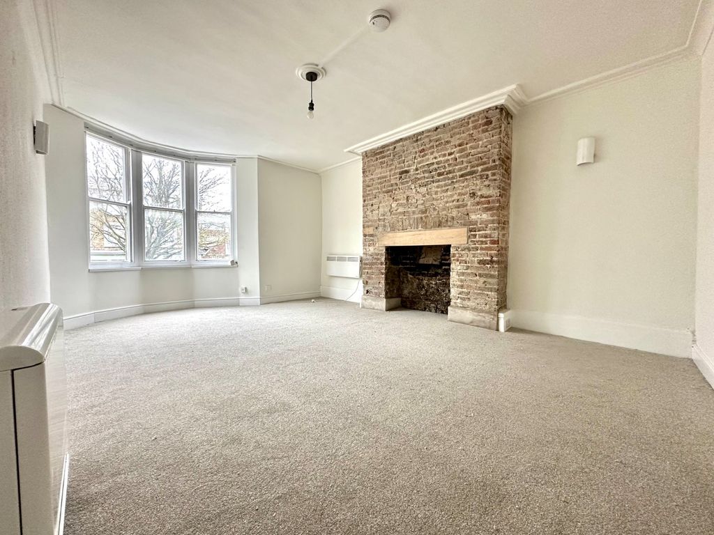 Property photo 3 of 9 Picture 3