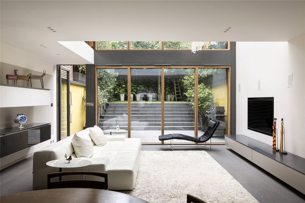 Property photo 3 of 24 Picture No. 18