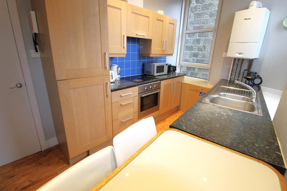 Property photo 2 of 6 Kitchen