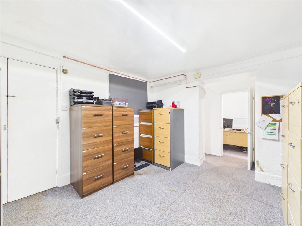 Property photo 3 of 9 Office