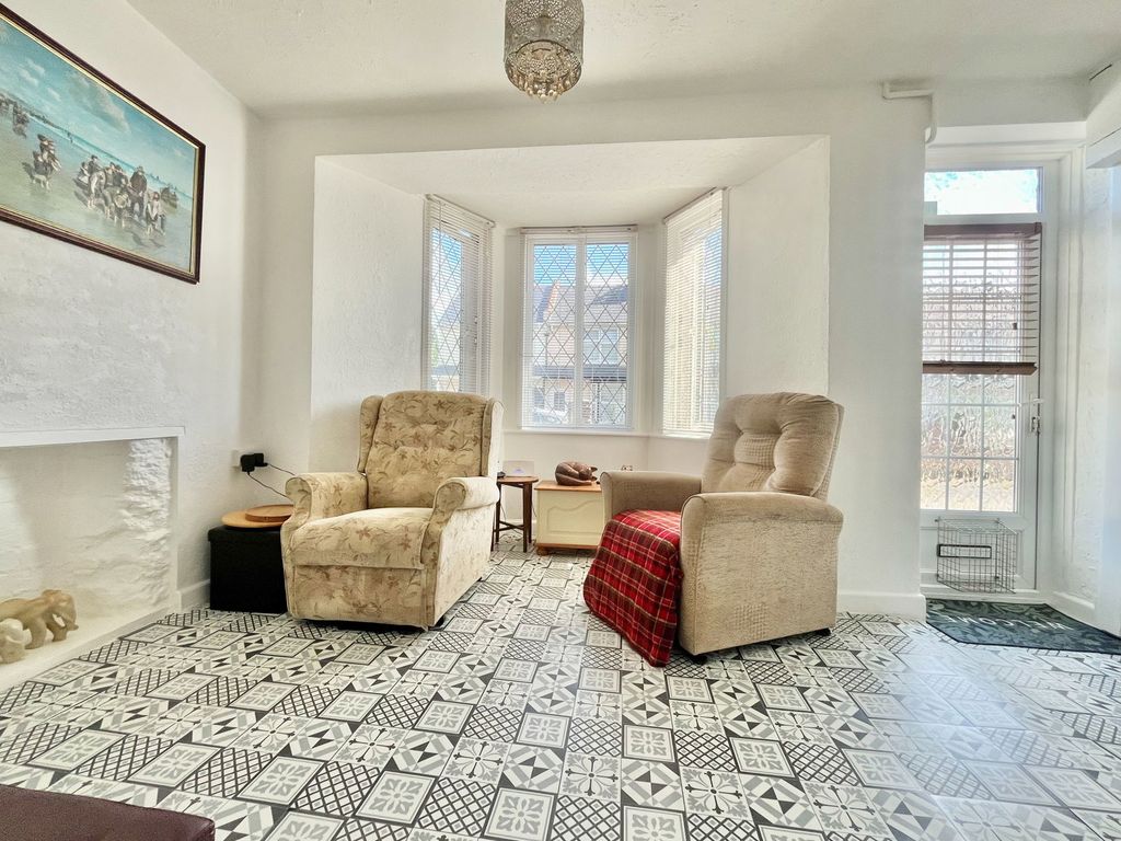 Property photo 3 of 13