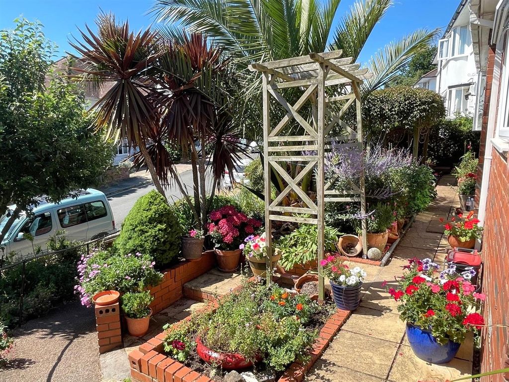Property photo 3 of 24 Garden Frontage