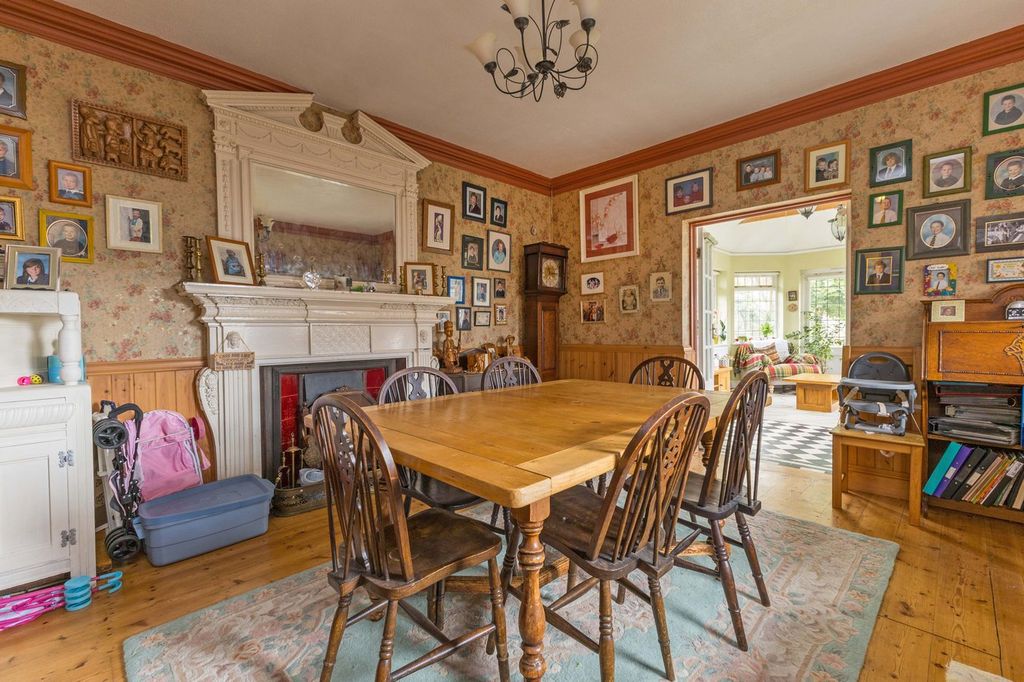 Property photo 3 of 22