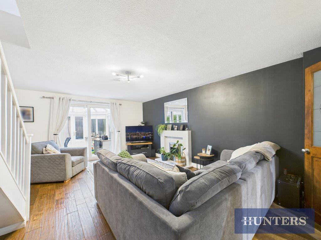 Property photo 2 of 18 Living Room