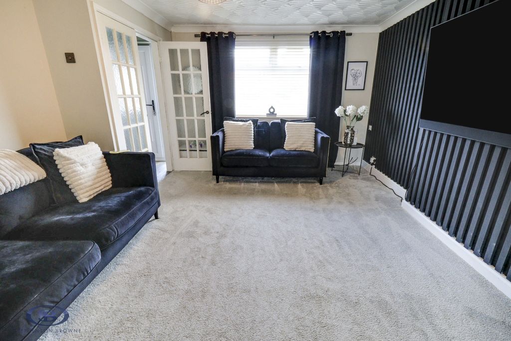 Property photo 3 of 31 Pbox-Img.Jpg