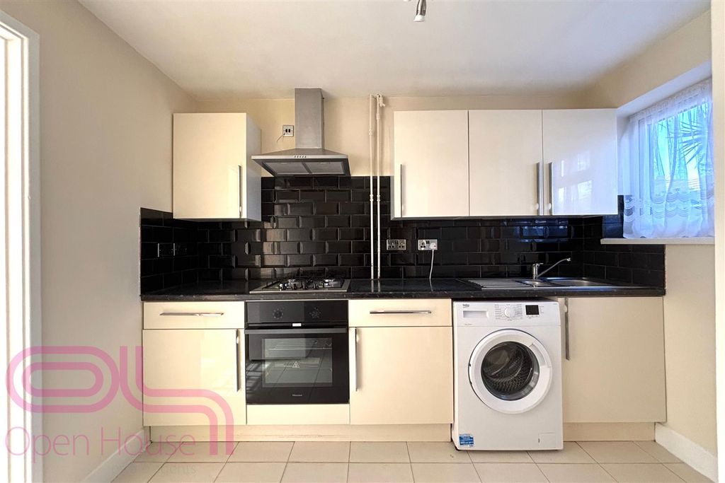 Property photo 2 of 10 Ivy Lane - Kitchen.Jpg