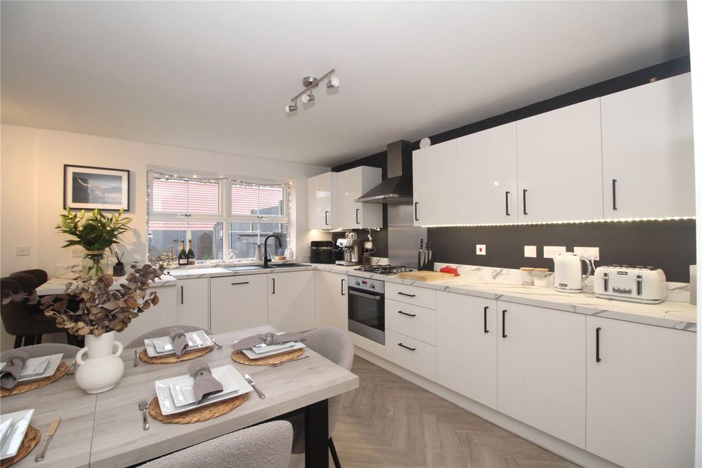 Property photo 2 of 14 Kitchen/Diner