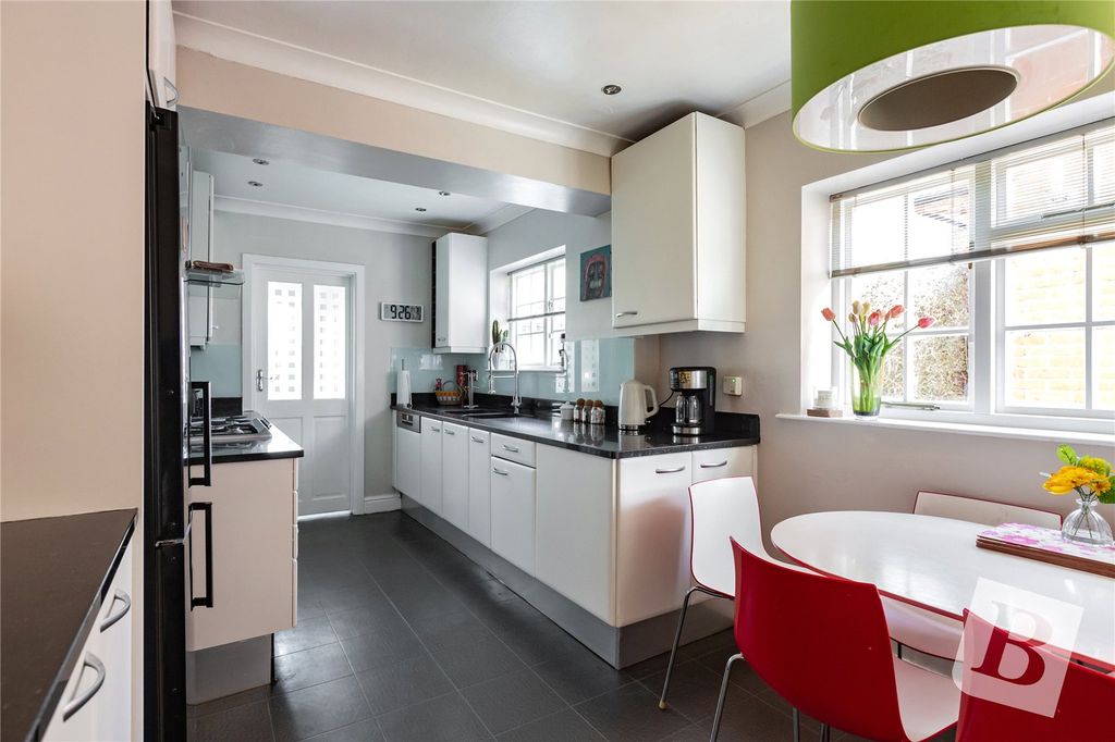 Property photo 3 of 21 Picture No. 24