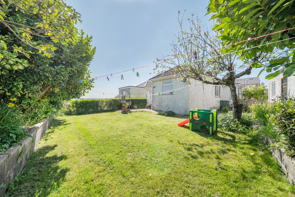 Property photo 2 of 19 Image 2