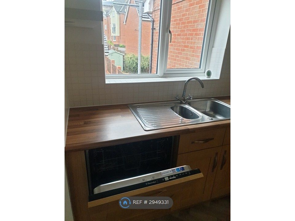 Property photo 2 of 35