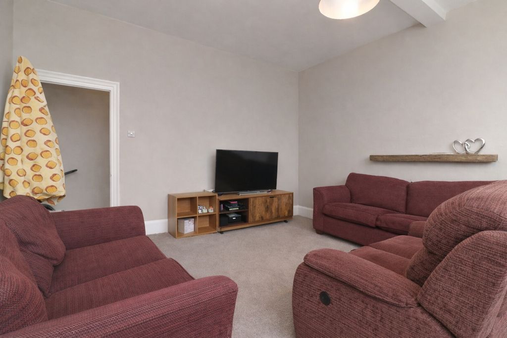 Property photo 3 of 8 Picture No. 27