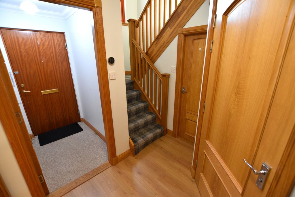 Property photo 2 of 24