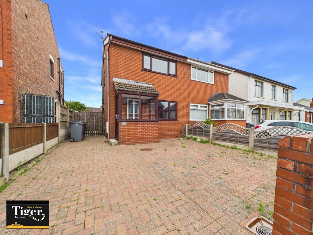 Property photo 1 of 15 Cam01931G0-Pr0383-Still016