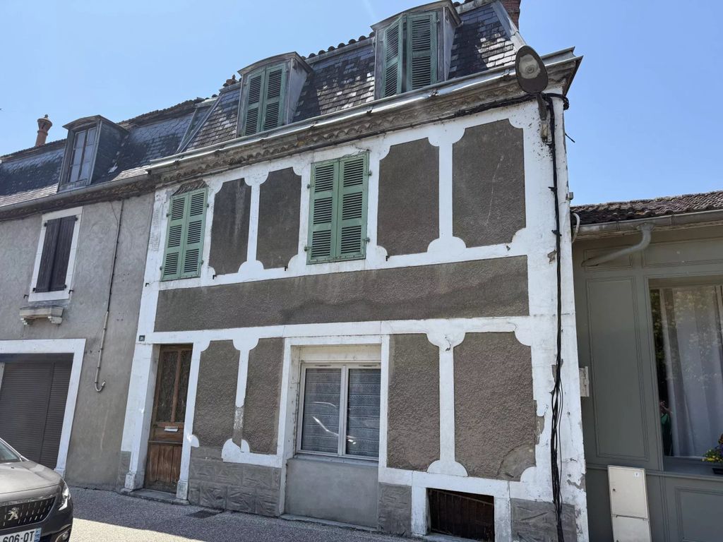 Property photo 1 of 15 Main Exterior View