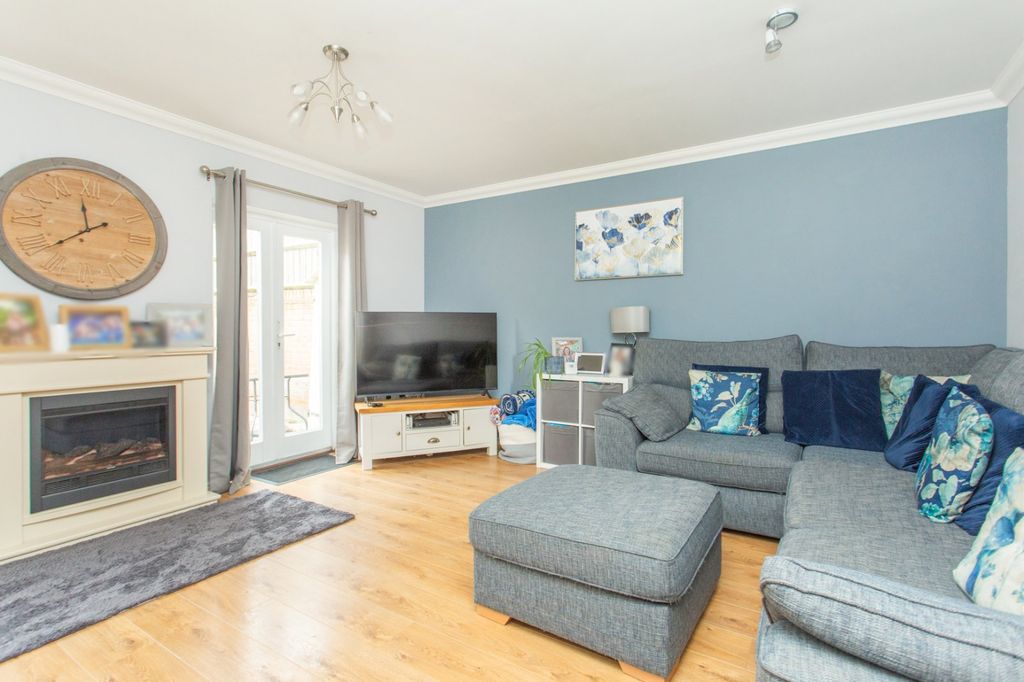 Property photo 2 of 13 Picture 2