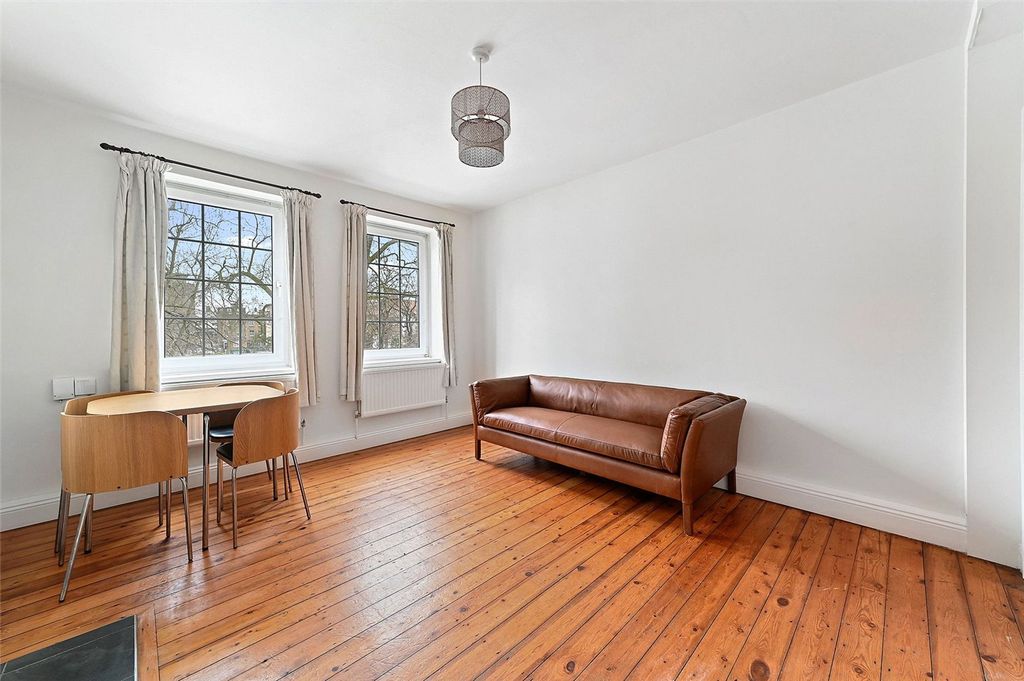 Property photo 2 of 9 Roman Road, E2